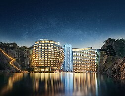 InterContinental Shanghai Wonderland by IHG