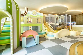 InterContinental Shanghai Wonderland by IHG