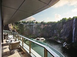 InterContinental Shanghai Wonderland by IHG