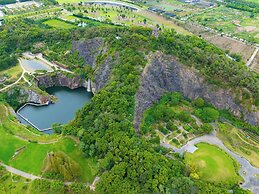 InterContinental Shanghai Wonderland by IHG