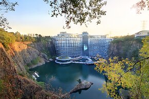 InterContinental Shanghai Wonderland by IHG