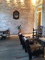 Central Palace Hotel