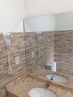 Central Palace Hotel