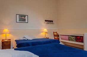 Central Palace Hotel