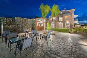 L&C Boutique Apartments