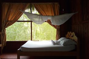 Antares Amazon Lodge