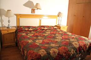 Emmad Apartment Hotel