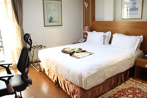Emmad Apartment Hotel