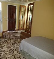 The Cozy Family Inn Guesthouse