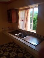 The Cozy Family Inn Guesthouse