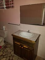 The Cozy Family Inn Guesthouse