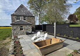 The Lodges at Barra Castle