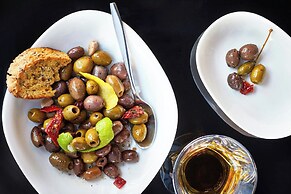 AC Hotel by Marriott Nashville Downtown