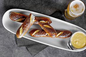 AC Hotel by Marriott Nashville Downtown