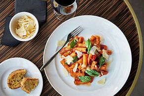 AC Hotel by Marriott Nashville Downtown