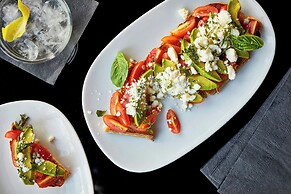 AC Hotel by Marriott Nashville Downtown