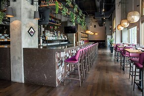 AC Hotel by Marriott Nashville Downtown