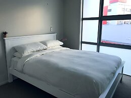 Leafy Street Apartment Central Auckland