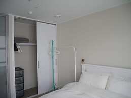 Leafy Street Apartment Central Auckland