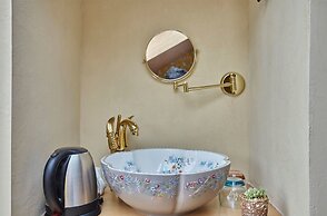 Best Wishes West Lake lnn