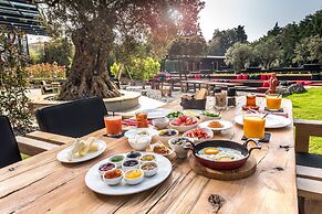 Warehouse By The Stay