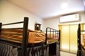 Inn Trog And Inn Soi - Hostel - Adults Only