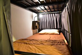 Inn Trog And Inn Soi - Hostel - Adults Only