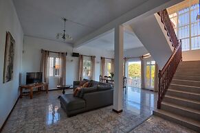 Hibiscus Villa - 5 Rooms