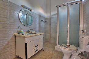 Hibiscus Villa - 5 Rooms