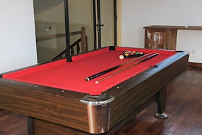 Tropical Villa 5 Min to the Beach