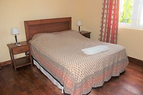 Tropical Villa 5 Min to the Beach