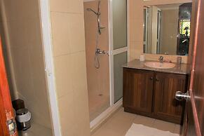 Tropical Villa 5 Min to the Beach