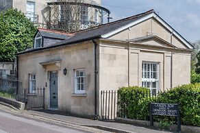 Bath Circle Camden Lodge House