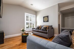 Bath Circle Camden Lodge House