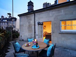 Bath Circle Camden Lodge House