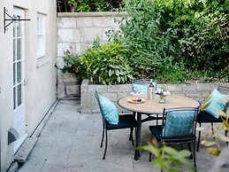 Bath Circle Camden Lodge House