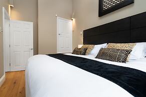 Bath Circle Camden Lodge House