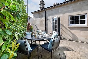 Bath Circle Camden Lodge House