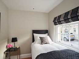 Bath Circle Camden Lodge House