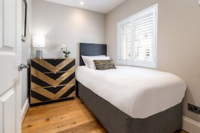 Bath Circle Camden Lodge House