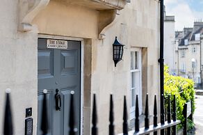 Bath Circle Camden Lodge House