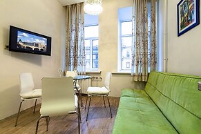 Friends apartment on Marata