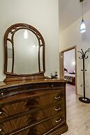 Friends apartment on Marata