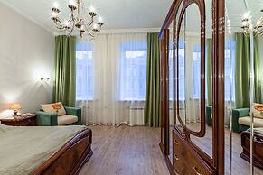 Friends apartment on Marata