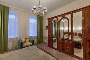 Friends apartment on Marata