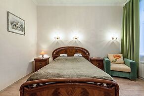 Friends apartment on Marata