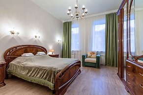 Friends apartment on Marata