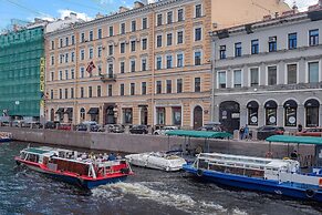 Friends apartment on Moyka 40