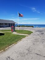 Bayview Lakefront Motel