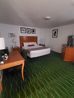 Bayview Lakefront Motel